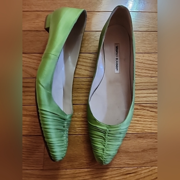 Manolo Blahnik Shoes - Picture 2 of 8